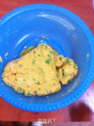 香辣青豆玉米贴饼子的做法步骤：5