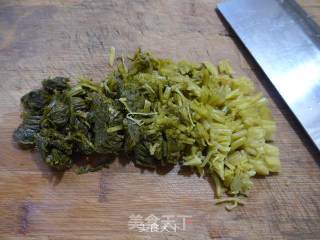 雪菜香干炒毛豆的做法步骤：4