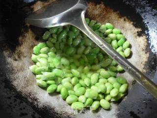 雪菜香干炒毛豆的做法步骤：5