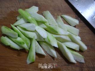 榨菜丝丝瓜汤面的做法步骤：3