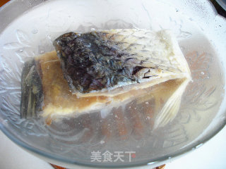 含丰富维生素之----蒸咸鱼的做法步骤：2