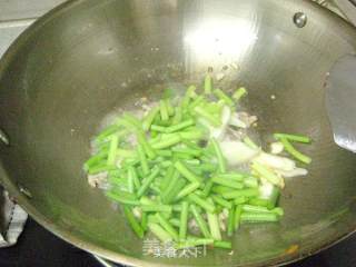 蒜条炒肉的做法步骤：7