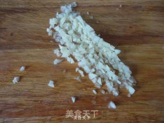 炝拌金针菇的做法步骤：1