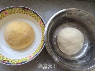 双色花卷的做法步骤：4