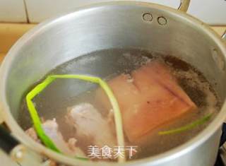 梅菜扣肉的做法步骤：2
