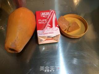 冰糖牛奶木瓜糖水的做法步骤：1