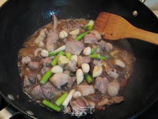 红烧鸭肉豆腐泡的做法步骤：3