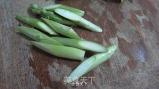 芦笋百合的做法步骤：2