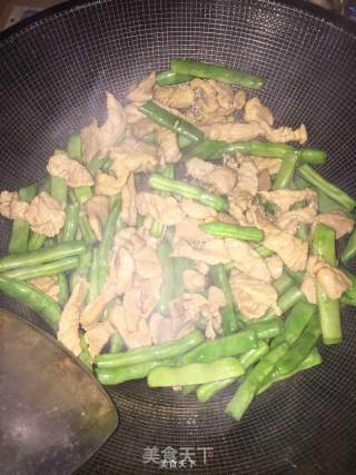 豆角炒肉的做法步骤：6