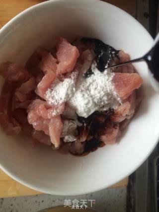 杏鲍菇炒肉的做法步骤：1