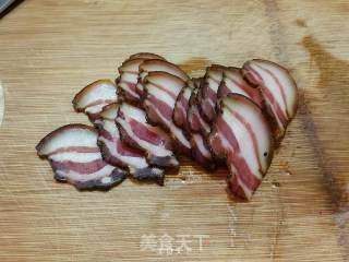 腊肉炒荷兰豆的做法步骤：2
