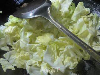 冻豆腐煮圆白菜的做法步骤：3