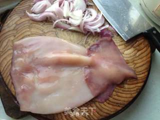 西柚酱香鱿鱼卷的做法步骤：1
