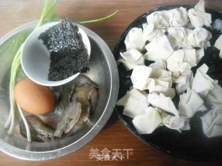 三鲜猪肉馄饨的做法步骤：1