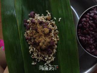 记忆犹新的思乡味道--红糖蜜豆粽子的做法步骤：4