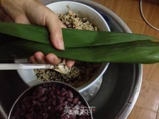 记忆犹新的思乡味道--红糖蜜豆粽子的做法步骤：7