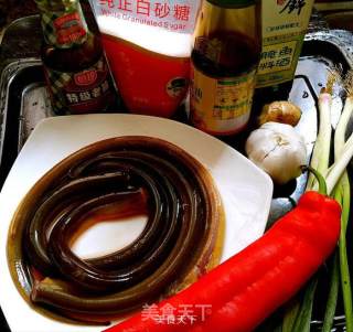 大蒜焖黄鳝段煲-不加一滴水的香浓美味的做法步骤：1