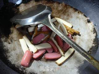 烤香肠韭菜炒香干的做法步骤：4