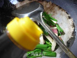 烤香肠韭菜炒香干的做法步骤：6