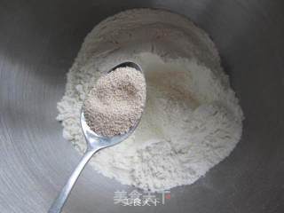 牛肉薄底披萨的做法步骤：3