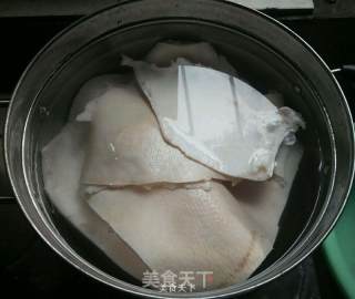 自制皮冻的做法步骤：1