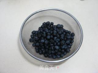 自制蓝莓酱的做法步骤：1