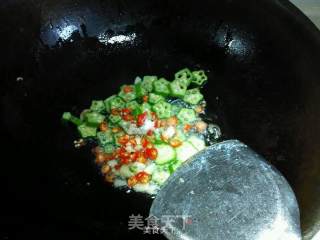 秋葵炒肉丝的做法步骤：5