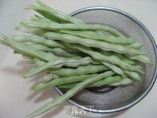 五花肉炖白不老的做法步骤：6