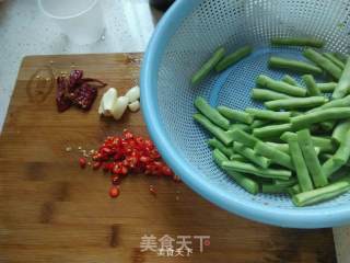 肉末炒四季豆的做法步骤：2