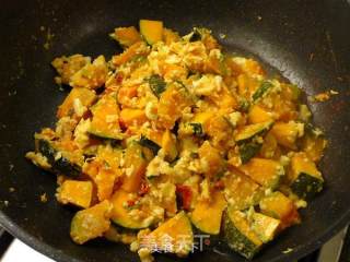芙蓉咸蛋南瓜 ☆咸蛋炒蔬 6的做法步骤：8