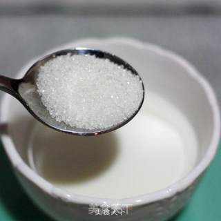 炎夏里的一丝清凉-----樱桃果冻的做法步骤：2