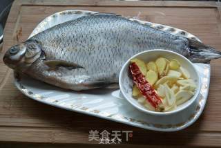 红烧鳊鱼的做法步骤：1