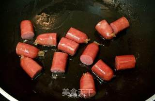 香煎台湾香肠-最原始吃法最好吃配蒜配洋葱的做法步骤：3