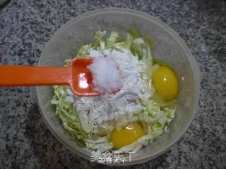 辣味圆白菜鸡蛋饼的做法步骤：5