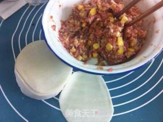 蛋皮三鲜锅贴的做法步骤：8