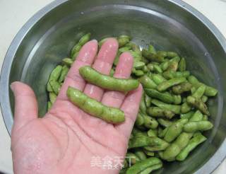 盐水毛豆的做法步骤：2