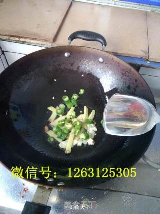 香辣炒螺的做法步骤：4