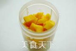 夏日冰品：芒果冰激凌的做法步骤：2