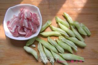 五花肉焖扁豆的做法步骤：2