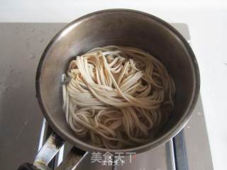 手撕鸡丝拌豆皮的做法步骤：5