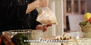 荷叶叫花鸡的做法步骤：6