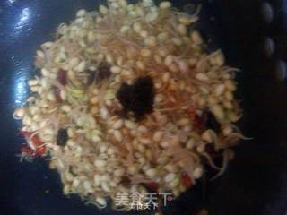 香辣豆芽的做法步骤：2