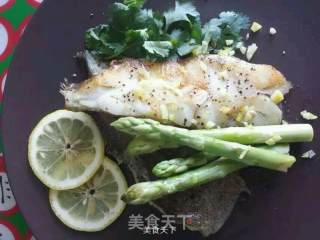 香煎银鳕鱼的做法步骤：2