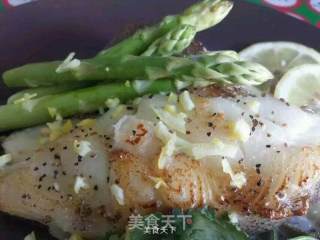 香煎银鳕鱼的做法步骤：4
