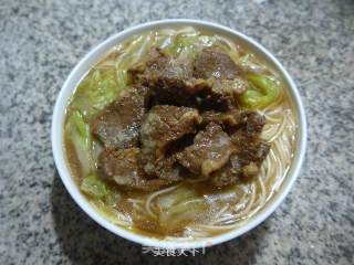 圆白菜卤牛腩拉面的做法步骤：9