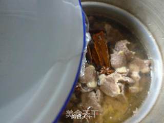 卤牛腩的做法步骤：5