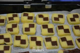双色棋格饼干的做法步骤：18