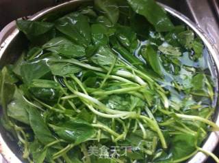 温拌菜肉大馄饨的做法步骤：1