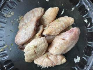 可乐焗鸡翅的做法步骤：1