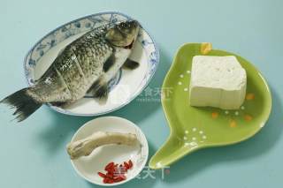 鲫鱼豆腐汤的做法步骤：1